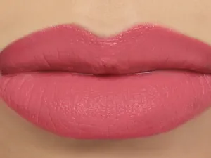 "Honeysuckle" - Matte Vegan Lipstick